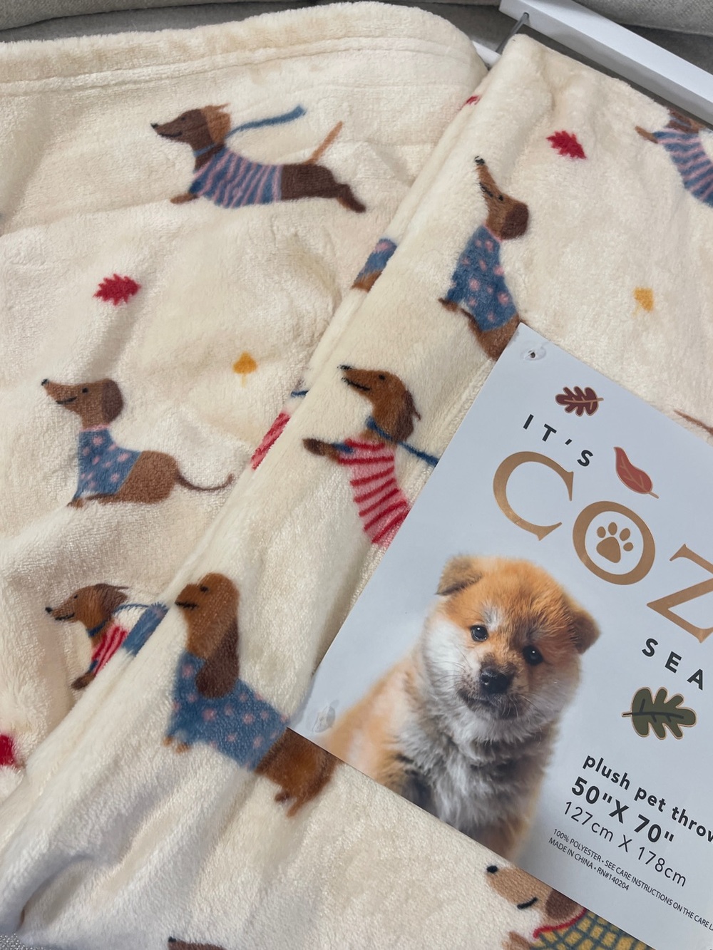 Fall Dachshunds Doxie Wiener Dog Cozy Sweaters & Beanies Plush  Blanket NWT